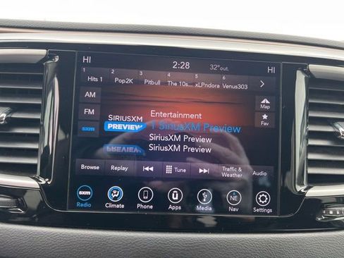 Used 2018 Chrysler Pacifica Touring Plus image 18