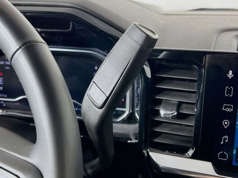 Used 2025 GMC Sierra 1500 SLT image 17