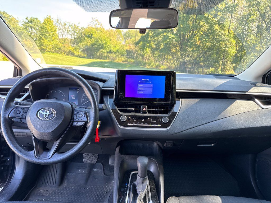 Used 2024 Toyota Corolla LE FWD image 29