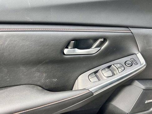 Certified 2025 Nissan Sentra SR w/ SR Premium Package FWD image 19