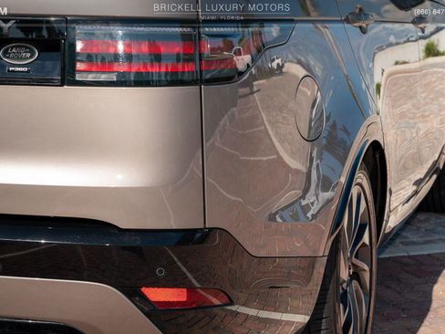 Used 2023 Land Rover Discovery S R-Dynamic image 50