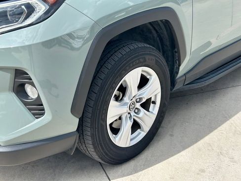 Used 2021 Toyota RAV4 XLE w/ Convenience Package AWD/4WD image 9