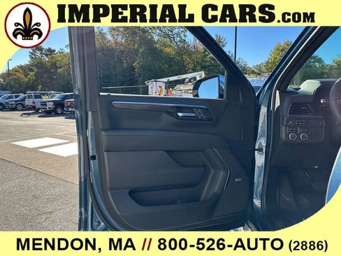 New 2026 Chevrolet Suburban Premier image 24