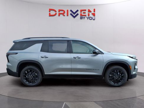 New 2026 Chevrolet Traverse LT w/ Midnight/Sport Edition image 6