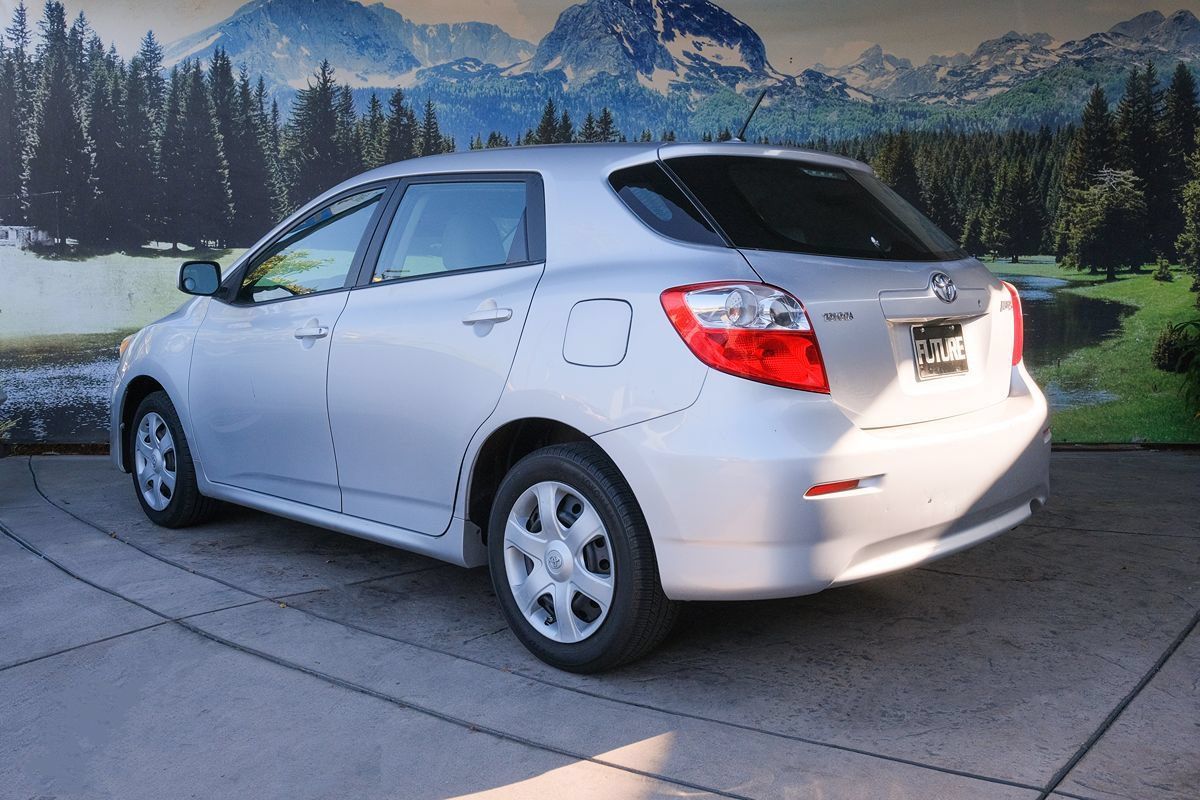 Used 2009 Toyota Matrix FWD image 4