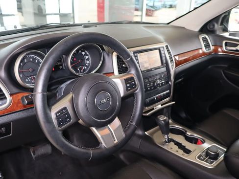 Used 2013 Jeep Grand Cherokee Limited w/ Luxury Group II AWD/4WD image 14