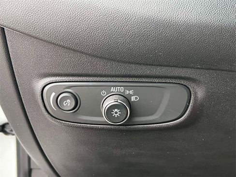 Used 2022 Chevrolet Equinox LS w/ LS Convenience Package image 20