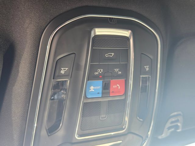 Used 2024 Jeep Wagoneer 4WD image 8