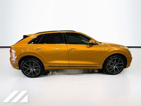 Used 2019 Audi Q8 Prestige w/ Luxury Package AWD/4WD image 4