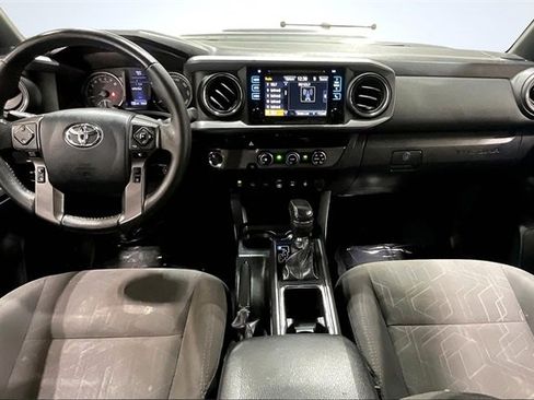 Used 2018 Toyota Tacoma TRD Sport image 16