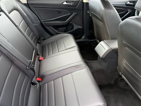 Used 2024 Volkswagen Jetta SE FWD image 29