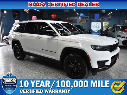 Used 2024 Jeep Grand Cherokee L Laredo AWD/4WD image 1