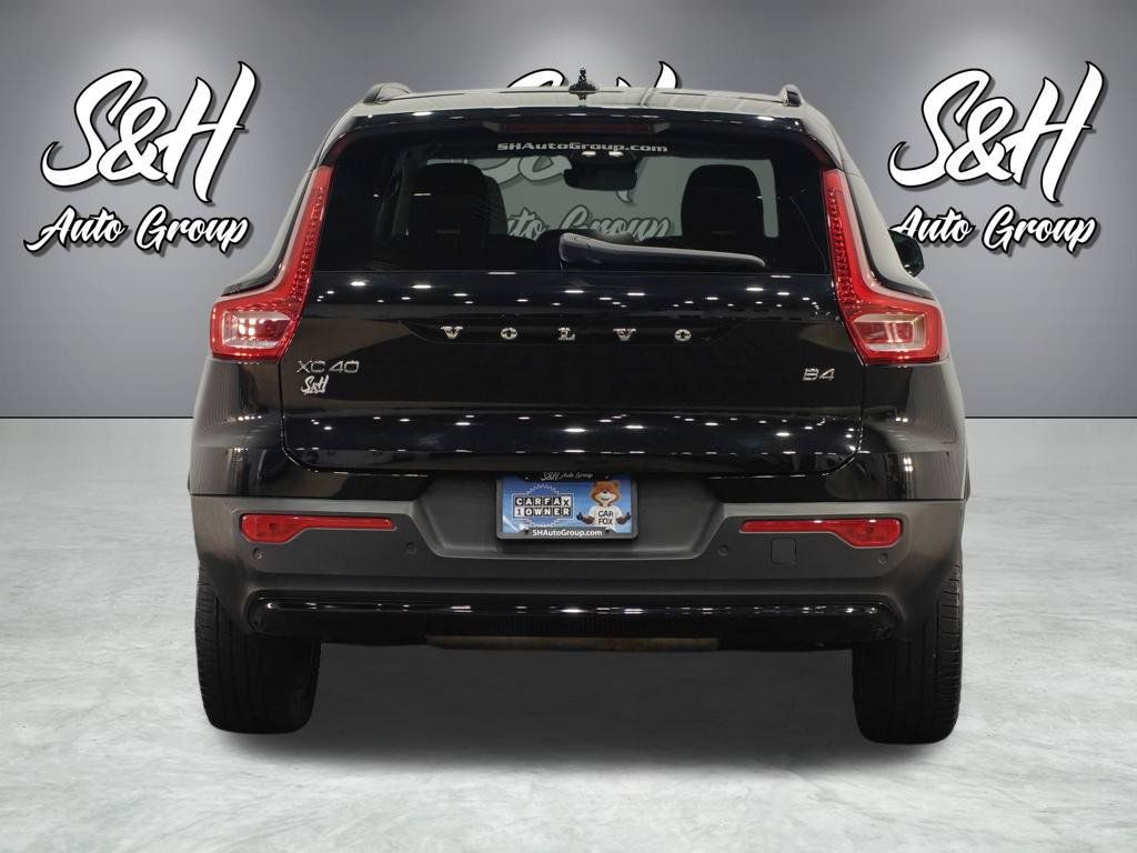 Used 2023 Volvo XC40 B4 Ultimate FWD image 22