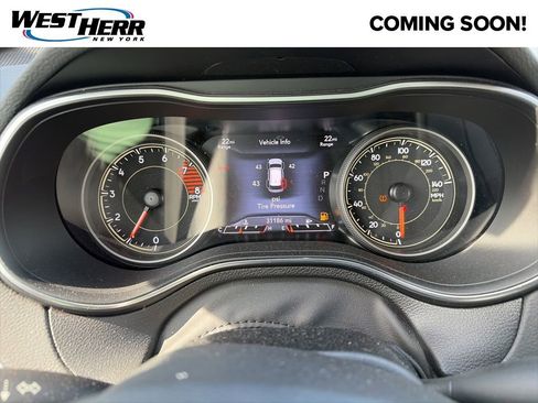 Used 2021 Jeep Cherokee Latitude Lux w/ Comfort/Convenience Group AWD/4WD image 7