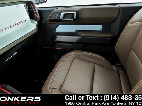 Used 2023 Ford Bronco Heritage Edition AWD/4WD image 21