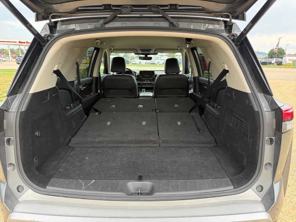 Used 2025 Nissan Pathfinder SL AWD/4WD image 48