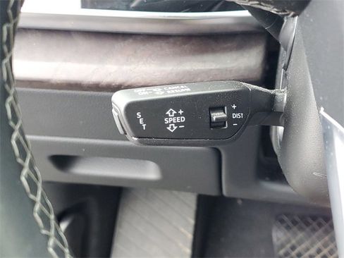 Used 2023 Audi Q8 Premium Plus image 16