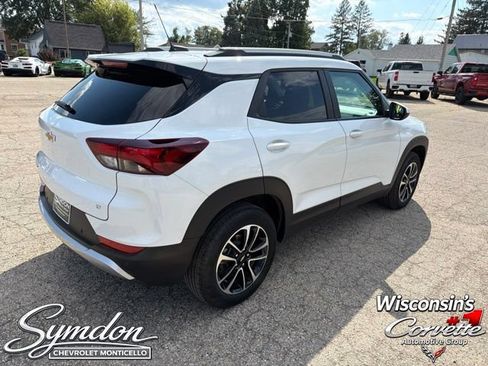 Used 2025 Chevrolet TrailBlazer LT w/ Convenience Package AWD/4WD image 4