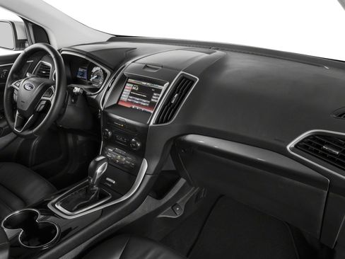 Used 2018 Ford Edge Titanium w/ Equipment Group 301A FWD image 13