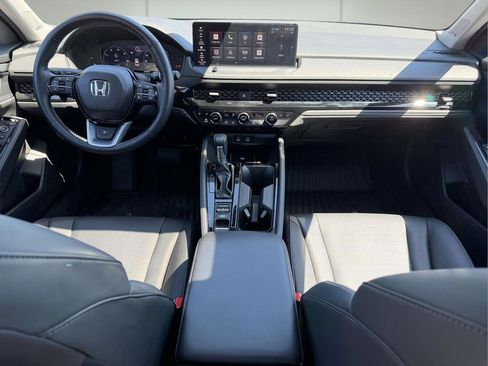 Used 2025 Honda Accord Touring image 2