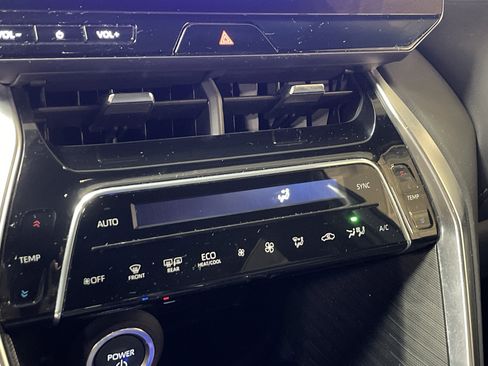 Used 2024 Toyota Venza Nightshade image 24