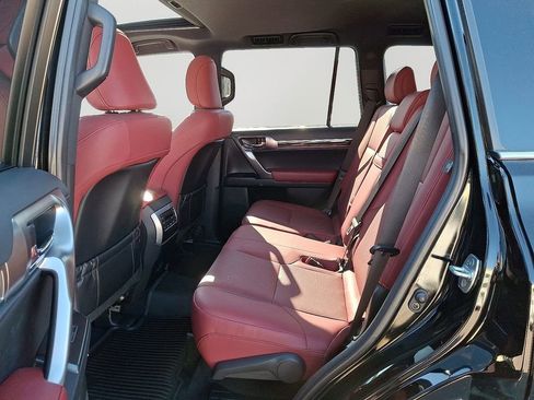 Used 2023 Lexus GX 460 Premium w/ Premium Package image 8