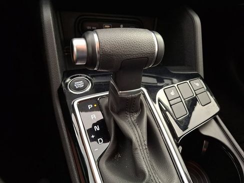 Used 2025 Kia Sportage EX FWD image 17