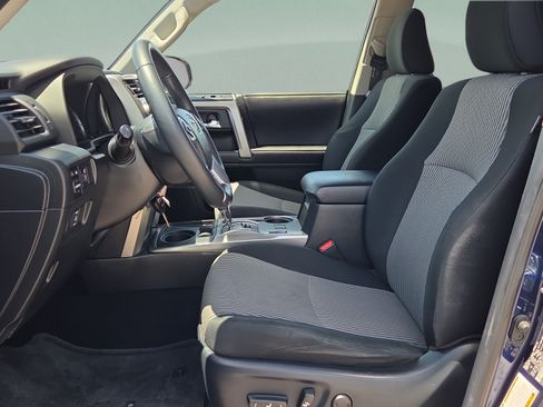 Used 2016 Toyota 4Runner SR5 RWD image 11