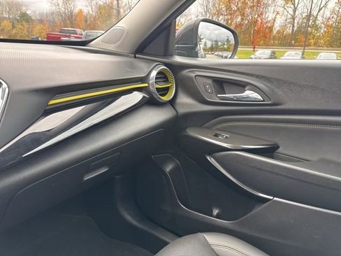 Used 2024 Chevrolet Trax ACTIV w/ Sunroof Package FWD image 64