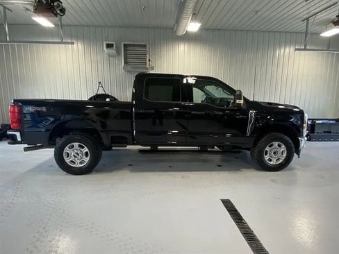 Used 2025 Ford F250 XLT image 2