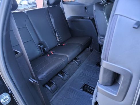 Used 2023 Chevrolet Traverse Premier w/ LPO, Floor Liner Package FWD image 31