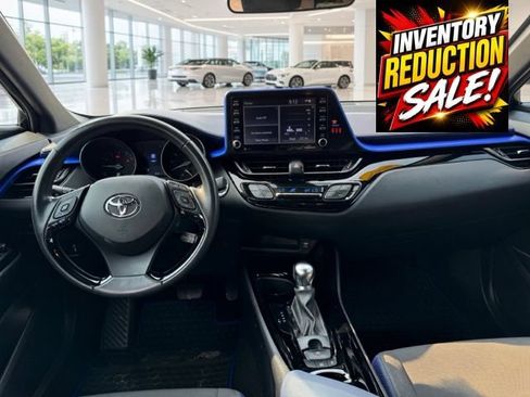 Used 2021 Toyota C-HR XLE FWD image 6