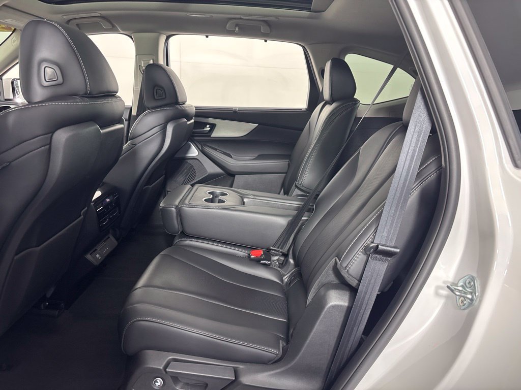 Certified 2025 Acura MDX w/ Technology Package FWD image 26