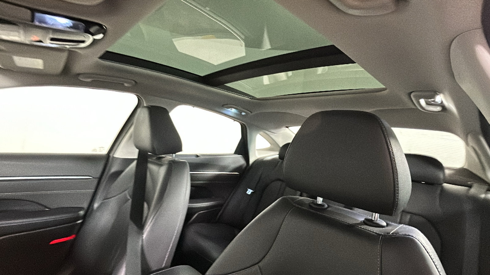 Used 2023 Hyundai Sonata Limited w/ Cargo Package FWD image 16
