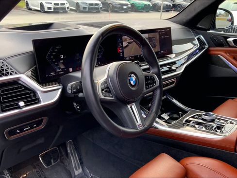 Certified 2025 BMW X7 M60i image 17