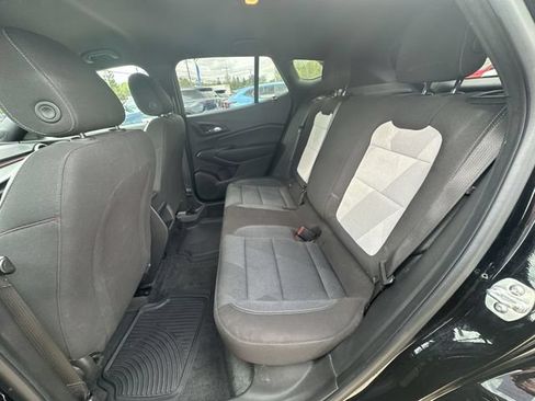 Used 2024 Chevrolet Trax RS FWD image 27