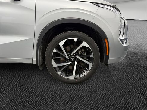 Used 2024 Mitsubishi Outlander SEL image 11