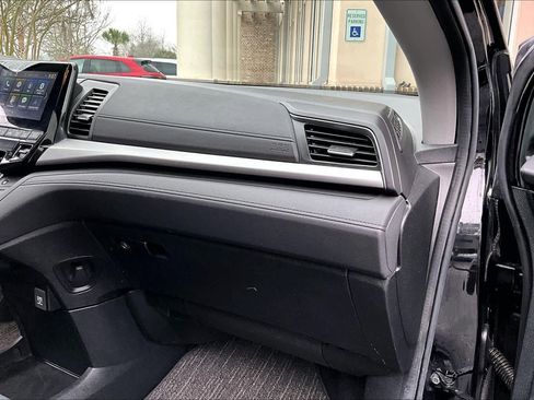 Certified 2024 Honda Odyssey EX-L image 18