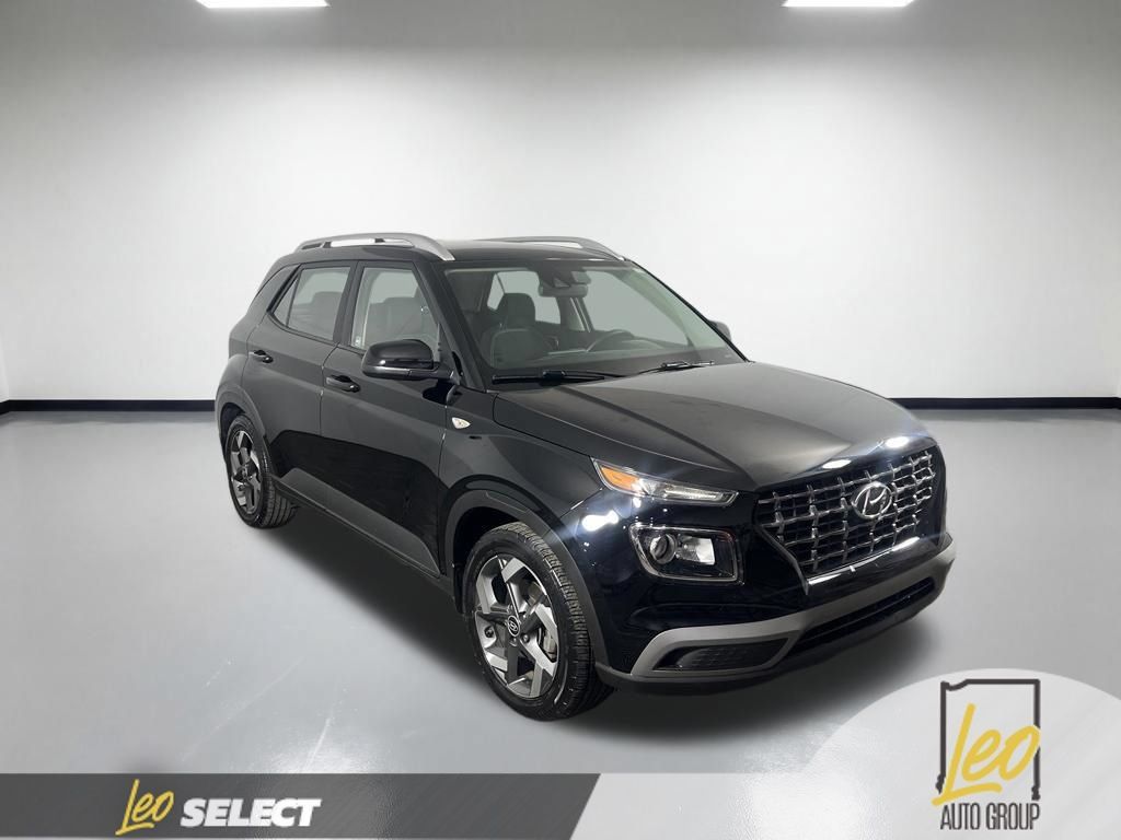 Used 2021 Hyundai Venue SEL FWD image 4