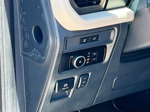 Used 2023 Ford Expedition Limited AWD/4WD image 10
