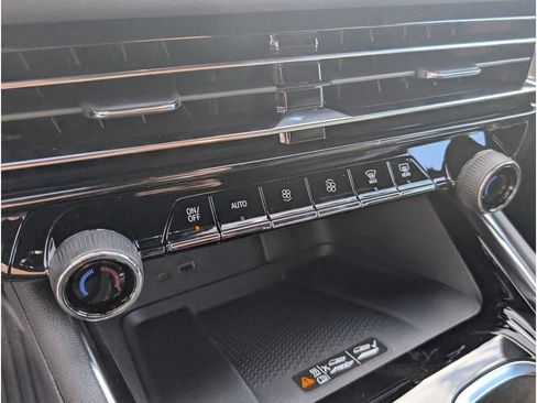 New 2026 Chevrolet Traverse LT w/ Driver Confidence Package image 21