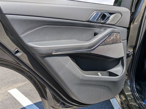 New 2026 BMW X5 sDrive40i image 17