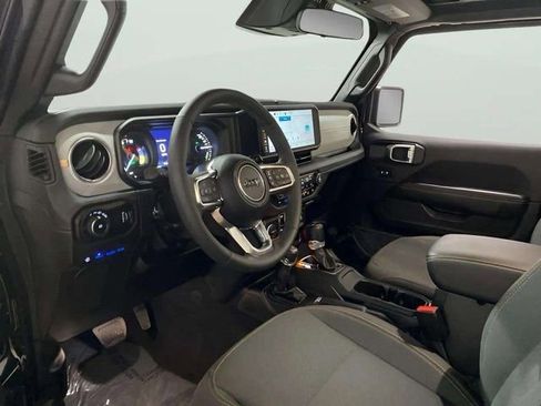 Used 2025 Jeep Wrangler Unlimited Sahara w/ Safety Group AWD/4WD image 60