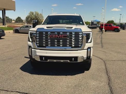 Used 2024 GMC Sierra 2500 Denali w/ Denali Reserve Package AWD/4WD image 3