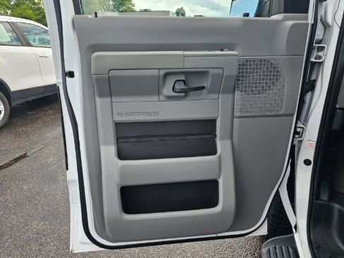 Used 2011 Ford E-350 and Econoline 350 XLT image 22