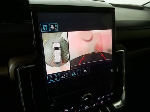 Used 2025 GMC Yukon Denali Ultimate AWD/4WD image 34