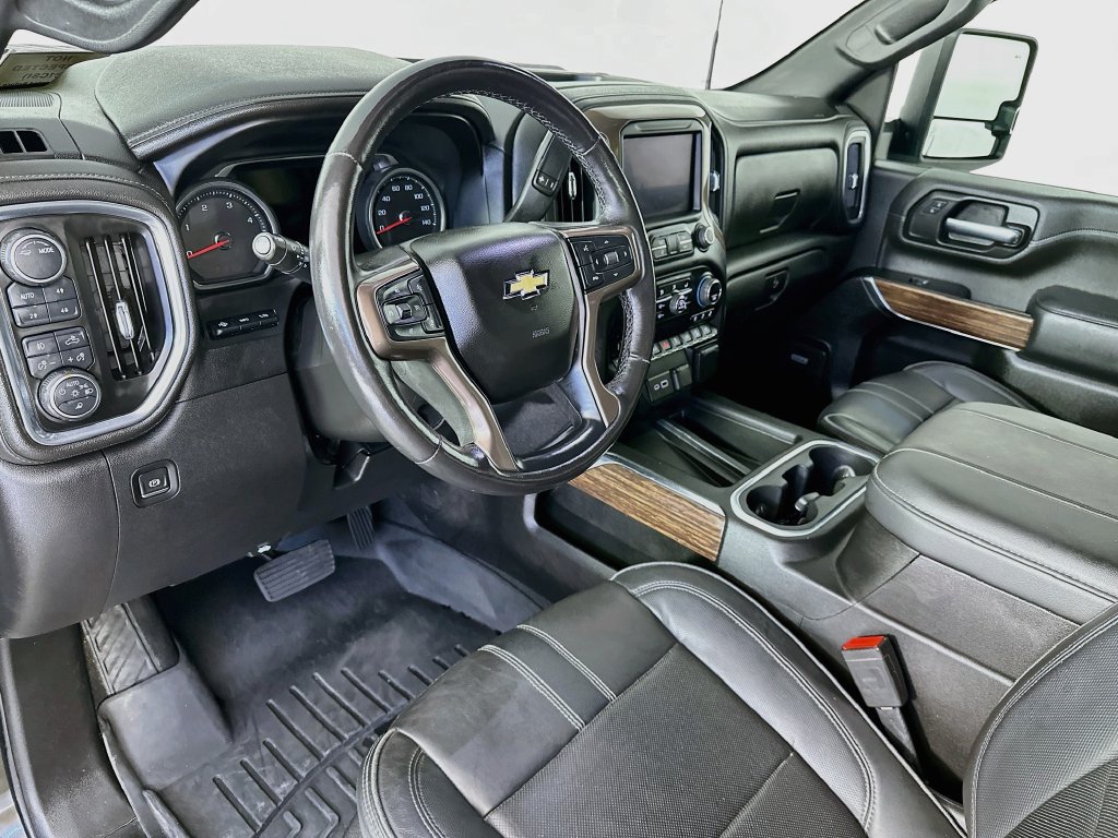 Used 2023 Chevrolet Silverado 3500 High Country w/ Technology Package AWD/4WD image 30
