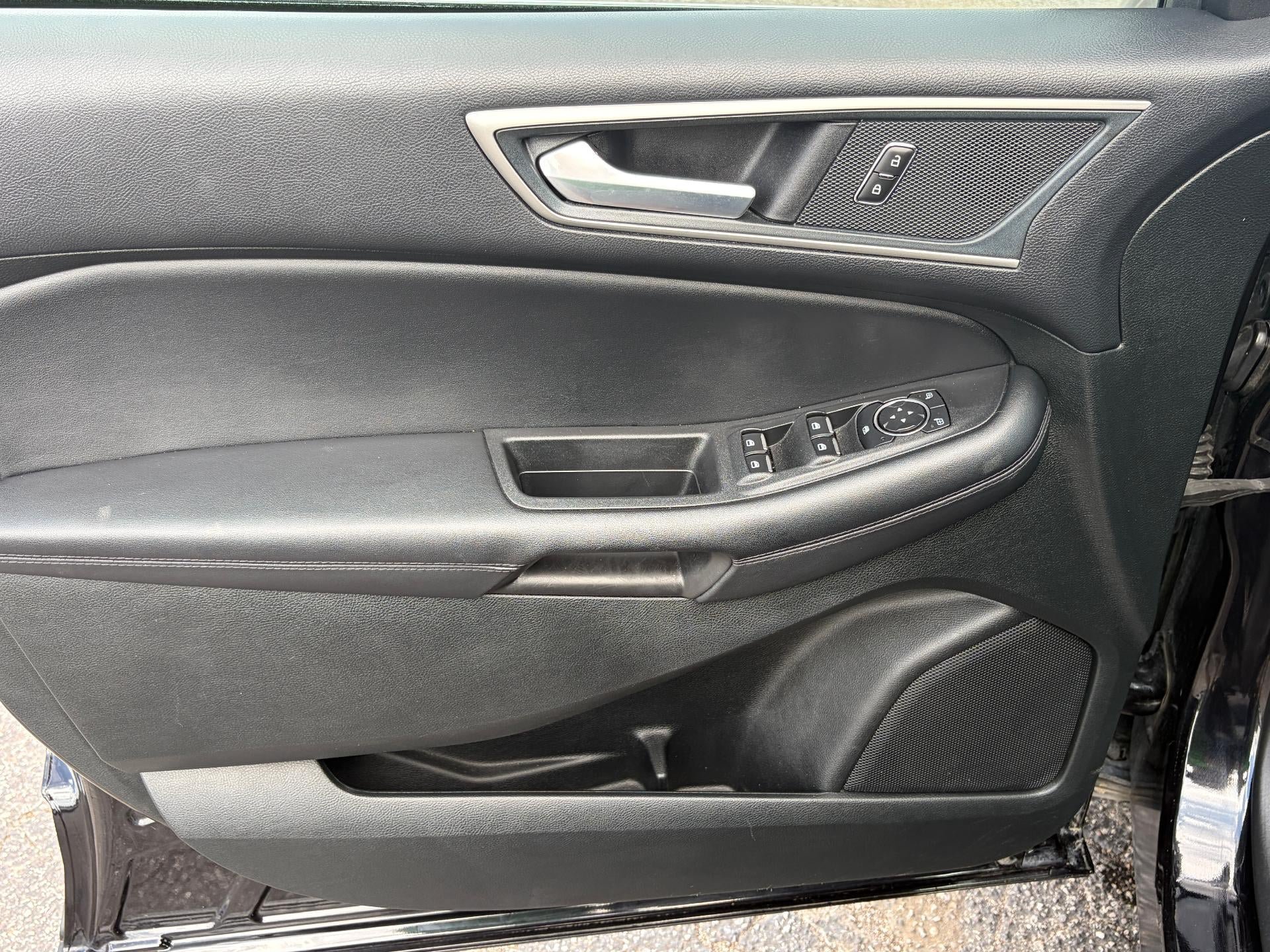 Used 2024 Ford Edge SEL AWD/4WD image 11