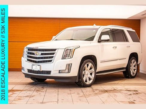 Used 2018 Cadillac Escalade Luxury image 1