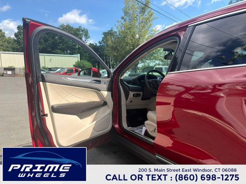 Used 2018 Lincoln MKC Premiere FWD image 9
